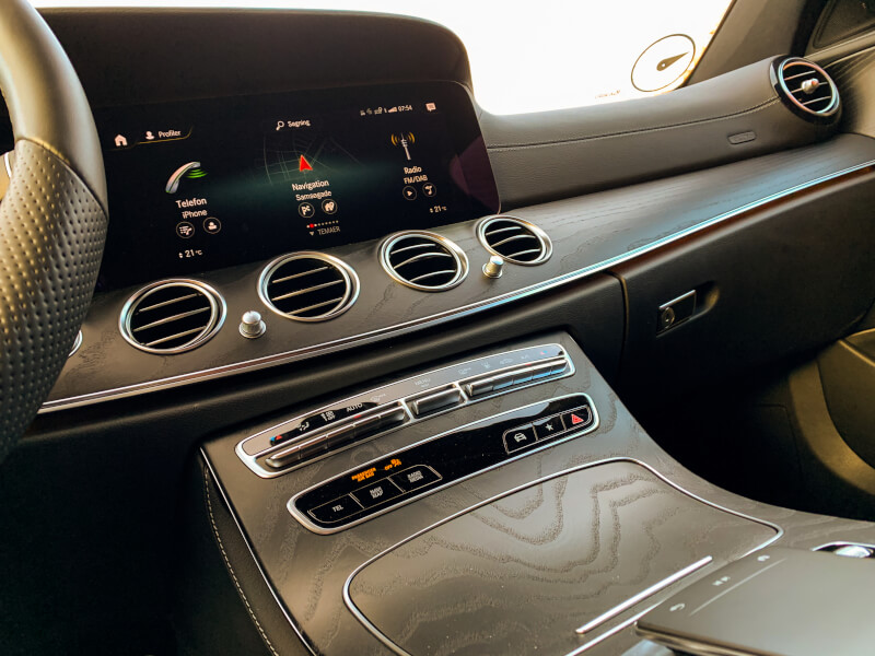 Mercedes-Benz-E300e-Interiør.jpg